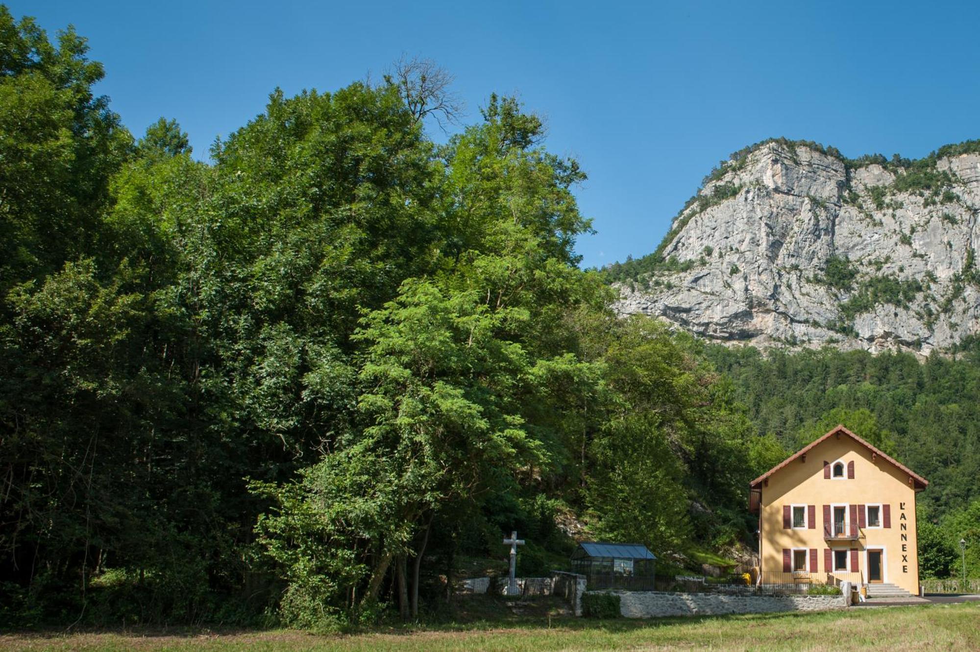 Отель Annexe 1888 Маглан Экстерьер фото